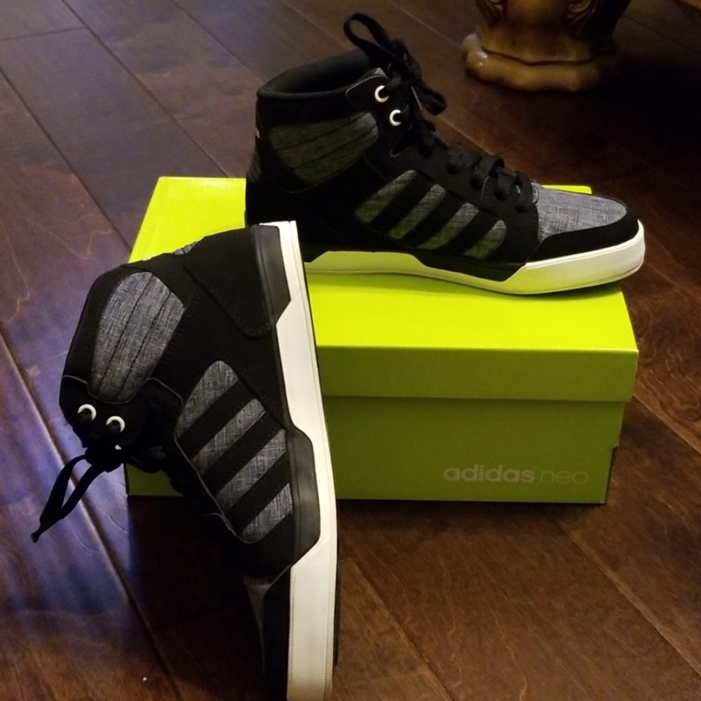 Adidas Sneakers